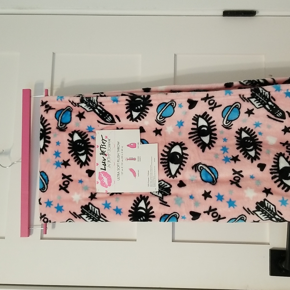 Plush throw